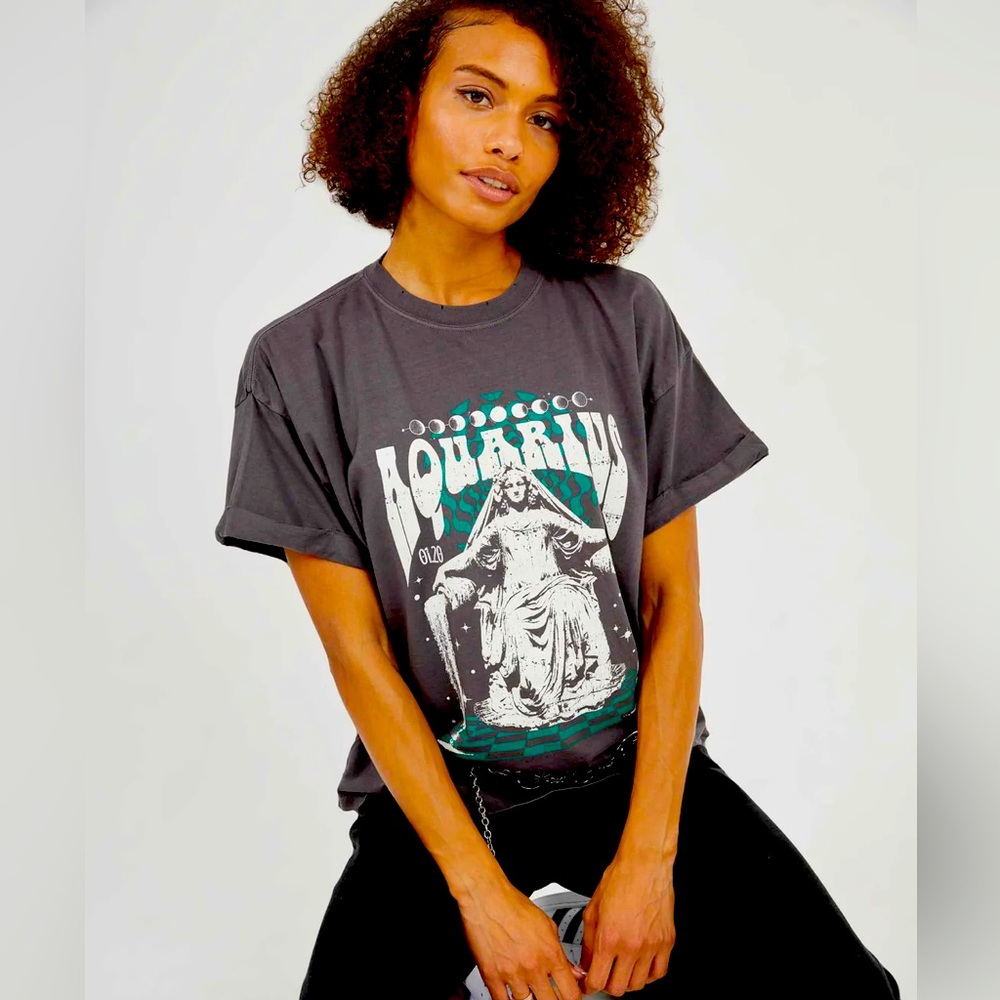 Girl Dangerous Aquarius Boyfriend Graphic Tee